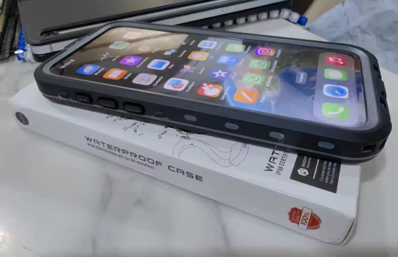 Wodoodporne etui iPhone